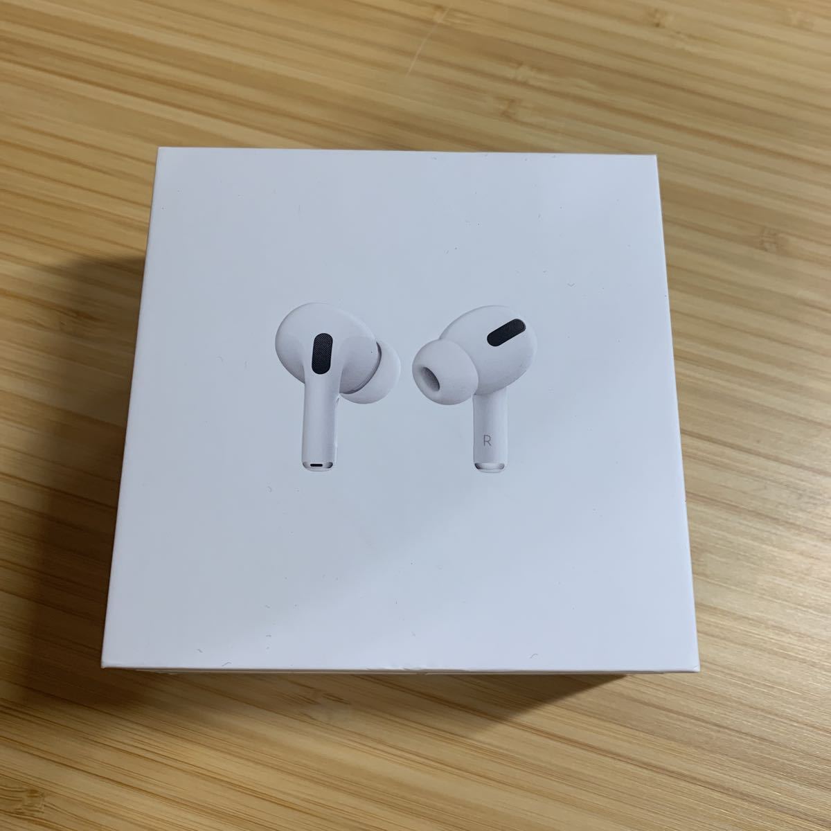 華麗 pro AirPods Apple 美品 ワイヤレスイヤホン 純正品 MWP22J/A