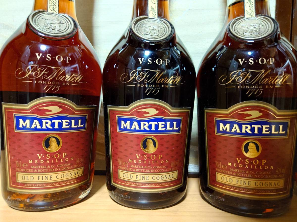 送料無料 4本 マーテル vsop COGNAC コニャック MARTELL メダイヨン レッド 赤 ラベル ブランデー 700ml 40 未開栓 箱 検索 ヘネシー 金 xo