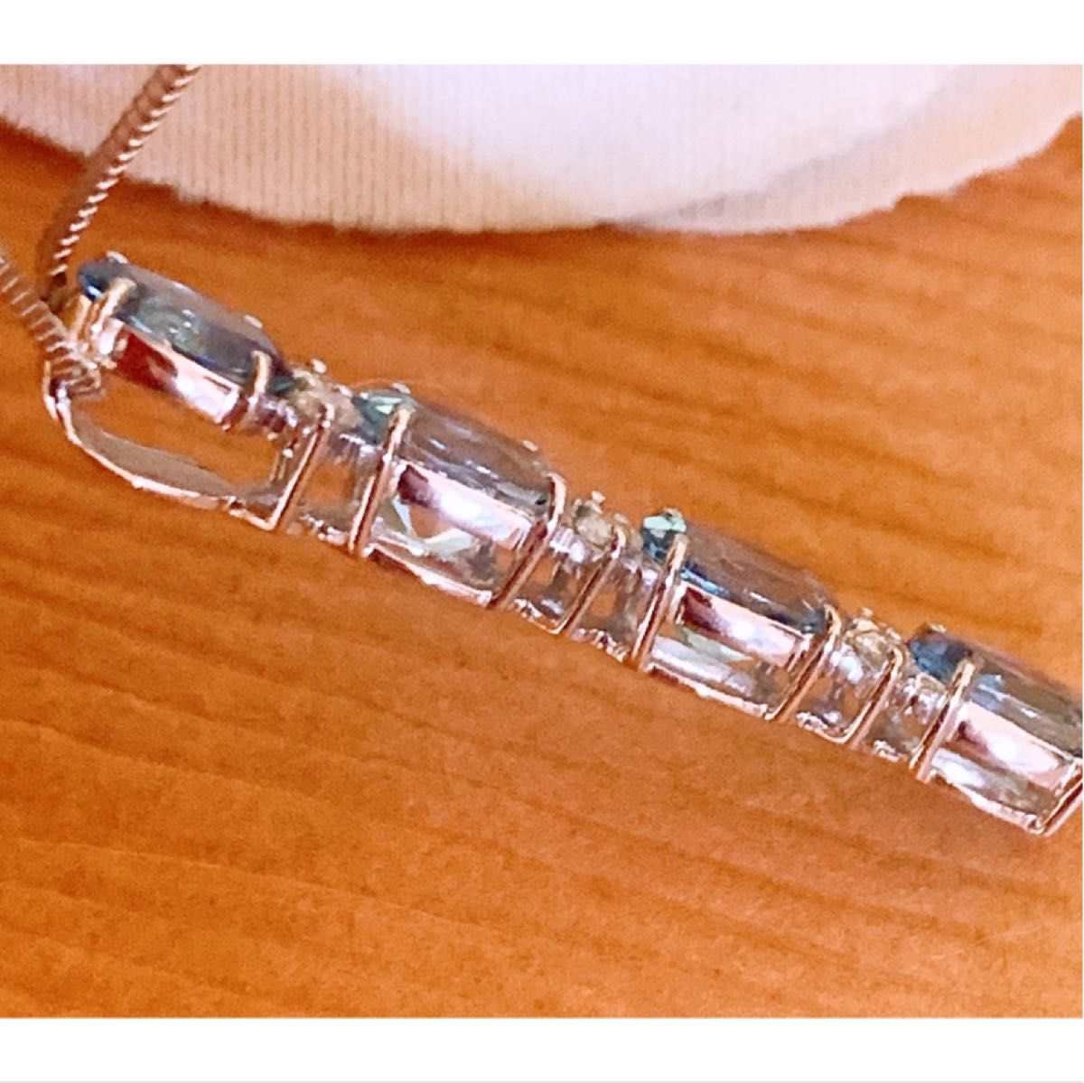 最高カラー 計1.76CT k18アクアマリンダイヤネックレス トップ