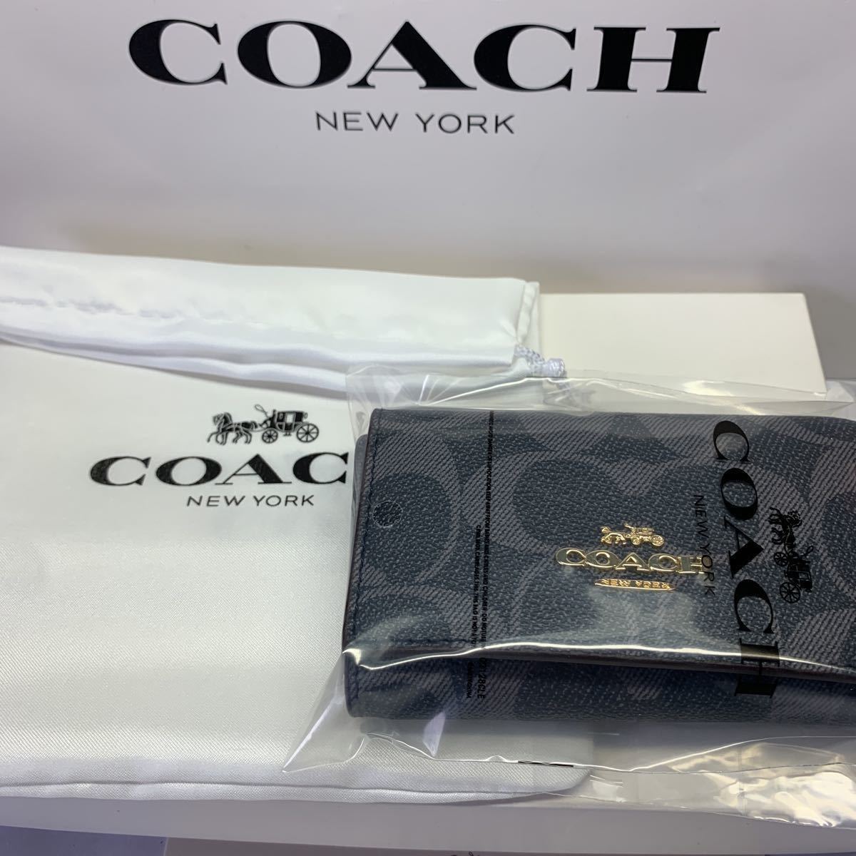 COACH 新品箱付き　コーチシグネチャー 5連 キーケース リング付き ネイビー　PVC F77998 入金確認後の翌日発送します。_画像7