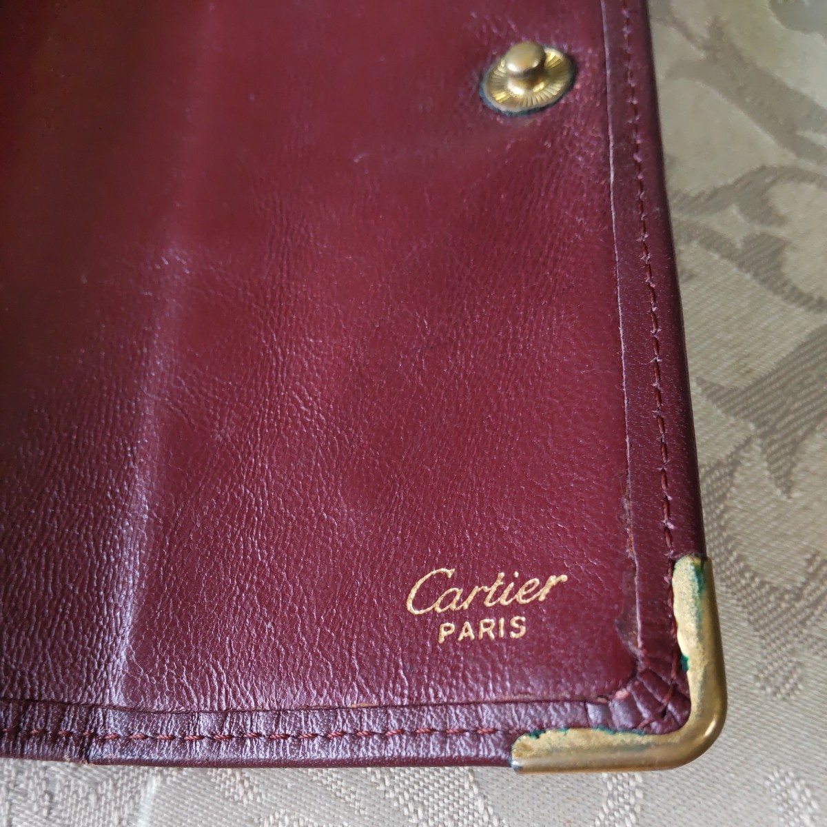 カルティエ Cartier 三つ折り財布　レザー　ボルドー　 マストライン　 札入れ　小銭入れ　_画像4