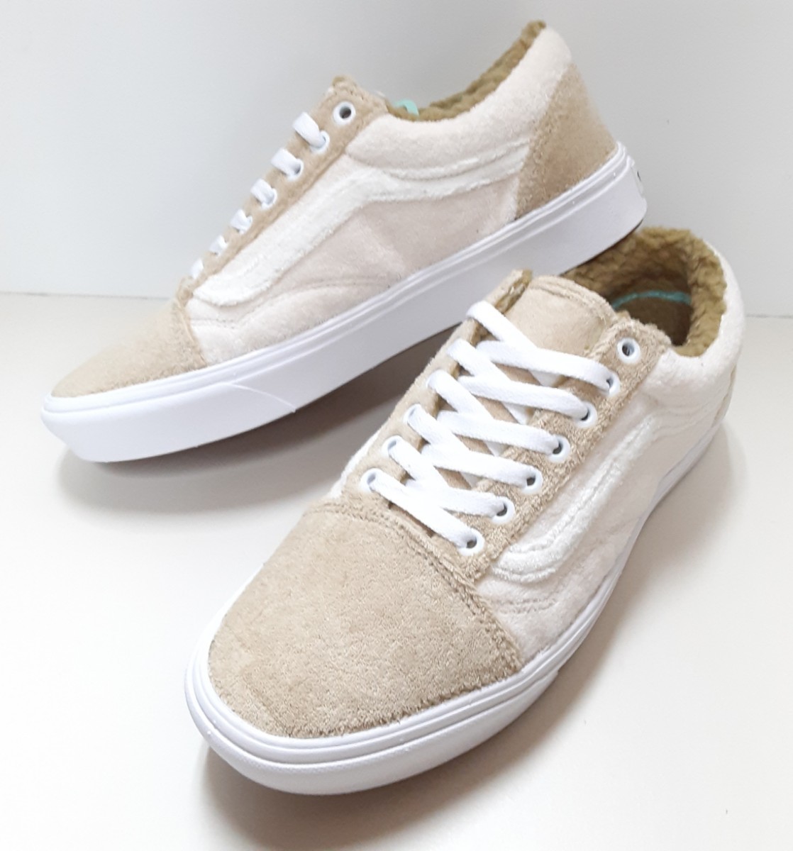 最値!新品!定8800円!US企画!バンズ【VANS】コンフィクッシュ オールドスクール高級ボア スニーカー!名作復刻サンドカラー!ベージュ 27cm _画像3