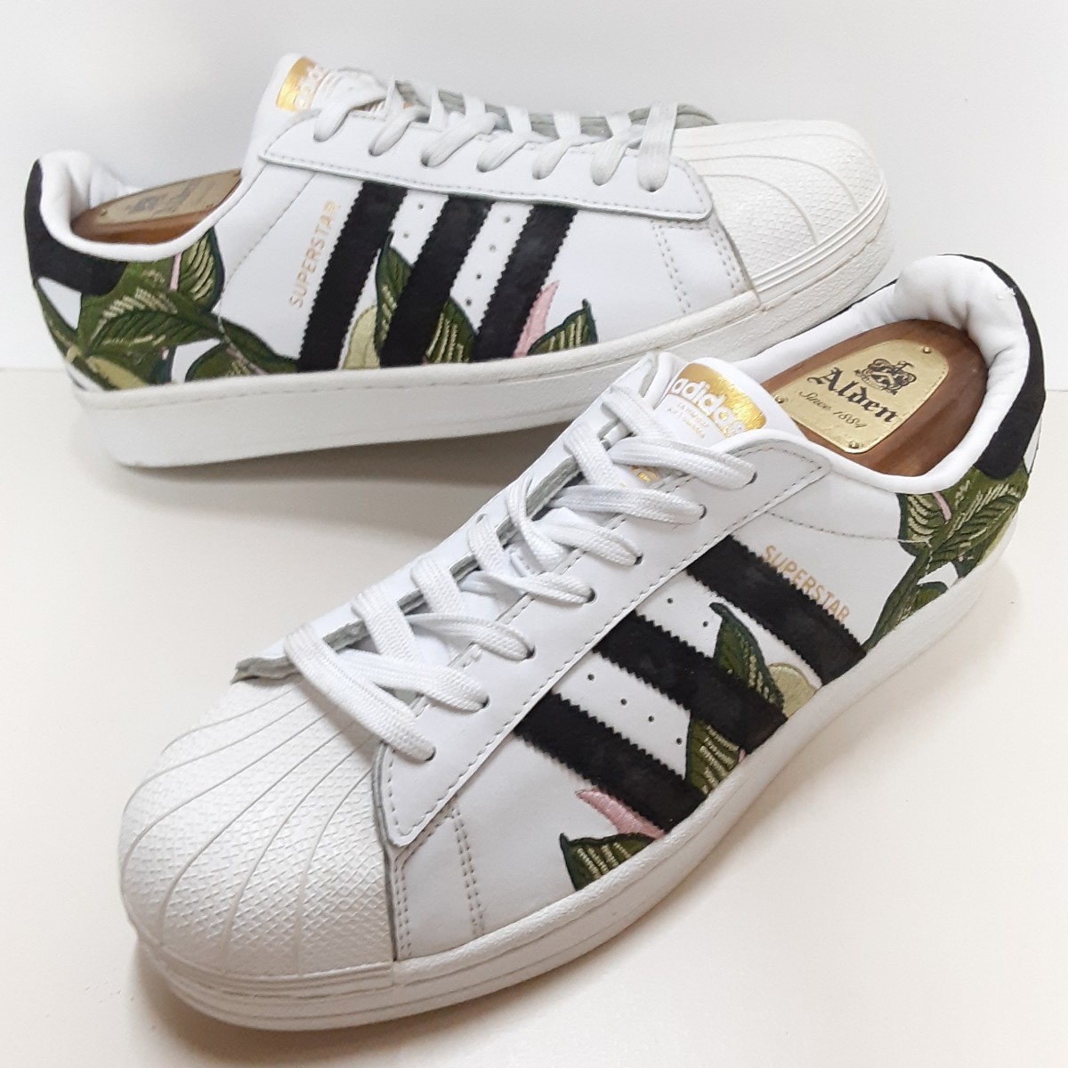  most price! superior article!. work Vintage reissue! masterpiece leaf embroidery! Adidas super Star high class leather sneakers!. road white × black! white plant pattern 26.5