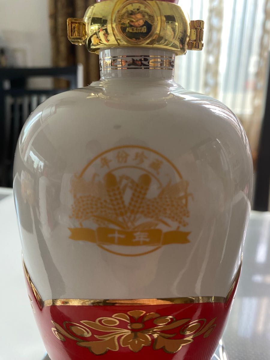 貴州茅台酒 マオタイ酒 年珍藏10年 白酒 陶器 52%希少 未開封 貴州茅台酒 マオタイ酒 年珍藏10年 白酒 陶器 52%希少 未開封