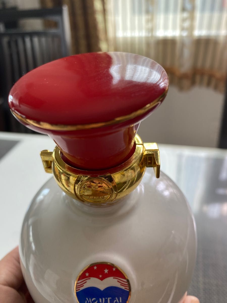貴州茅台酒 マオタイ酒 年珍藏10年 白酒 陶器 52%希少 未開封 貴州茅台酒 マオタイ酒 年珍藏10年 白酒 陶器 52%希少 未開封