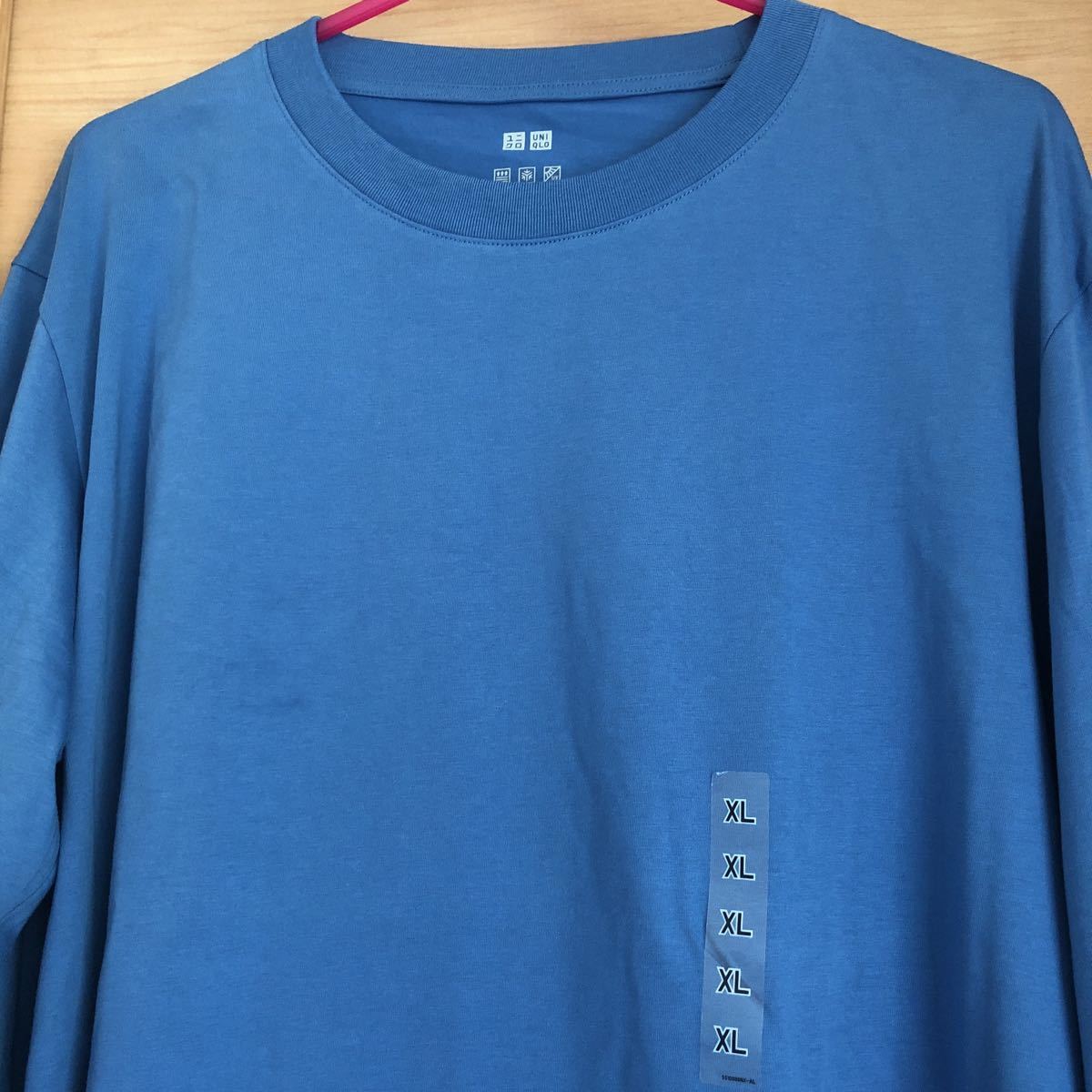 UNIQLO ユニクロ　長袖Tシャツ ロンT コットン　メンズ　XL 新品　未使用　クルーネック　タグ付き　男性用　UVカット　ブルー　_画像1