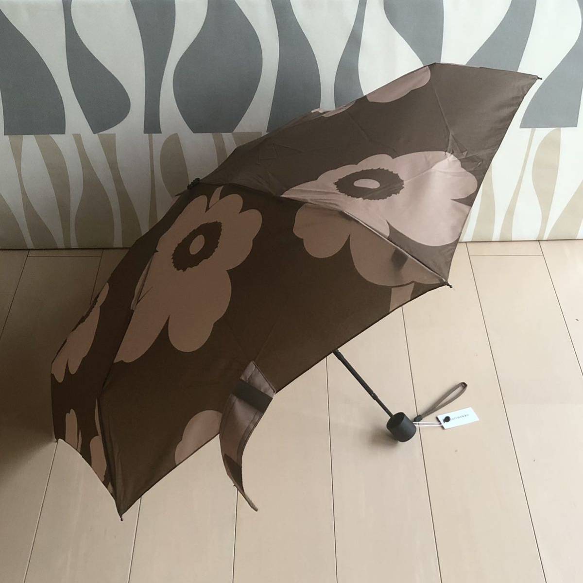 新品 marimekko マリメッコ 折り畳み傘 JUHLAUNIKKO ウニッコ ブラウン MINI MANUAALI_画像1