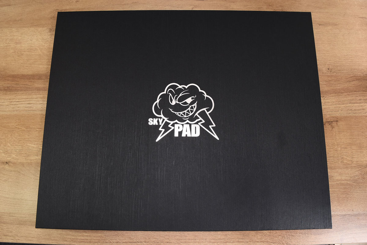 超格安価格 SkyPAD 3.0 XL ゲーミングガラスマウスパッド 定価16500円