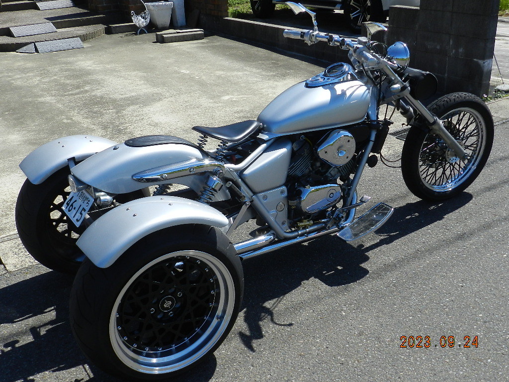 * mileage animation equipped HONDA V-Twin Magna250 trike *