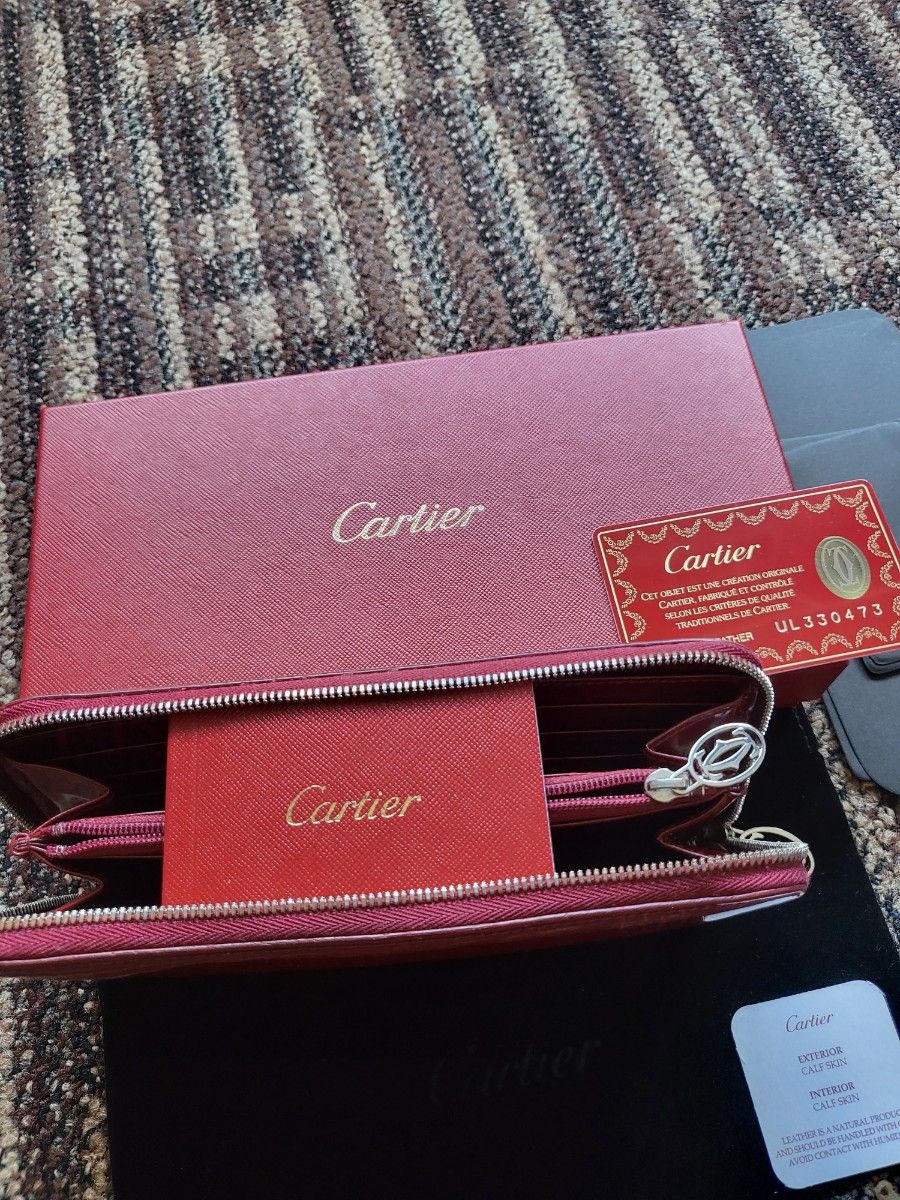 ◆カルティエ◆ハッピーバースデー◆ラウンドファスナー◆ウォレット◆長財布◆Cartier◆パテントレザー◆ハッピーバースデイ◆赤◆