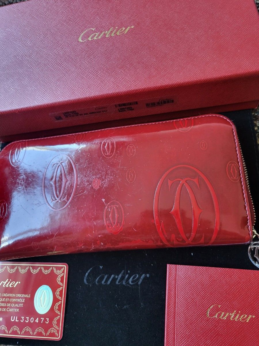 ◆カルティエ◆ハッピーバースデー◆ラウンドファスナー◆ウォレット◆長財布◆Cartier◆パテントレザー◆ハッピーバースデイ◆赤◆