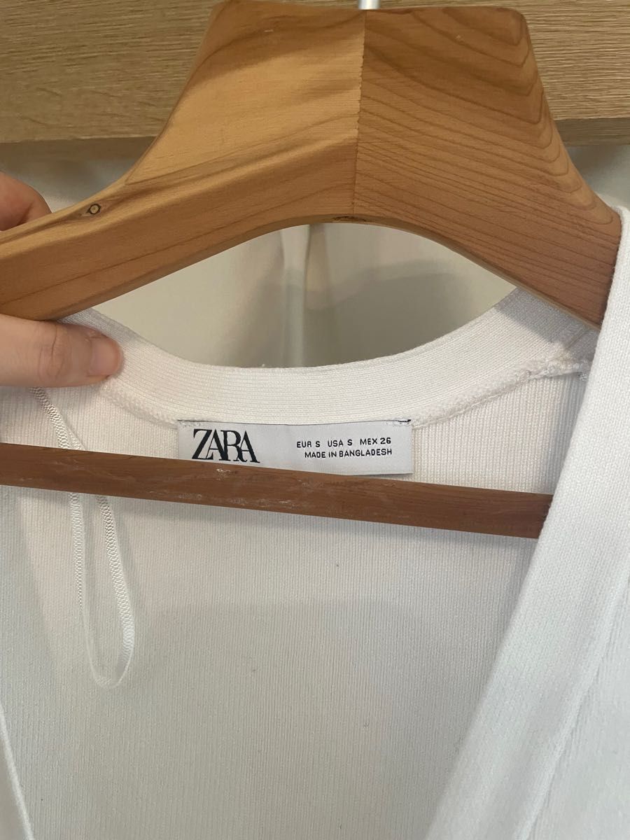 ZARA 白ニットベスト