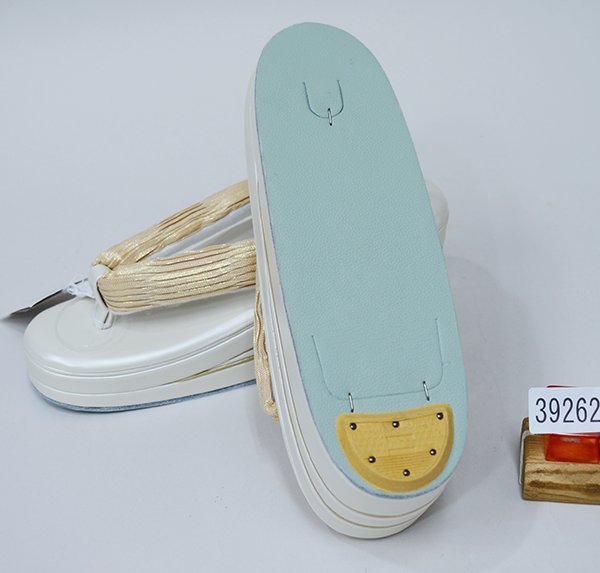 雑誌で紹介された 新品 ベージュ 適合足サイズ23.0cm~24.5cm 24cm