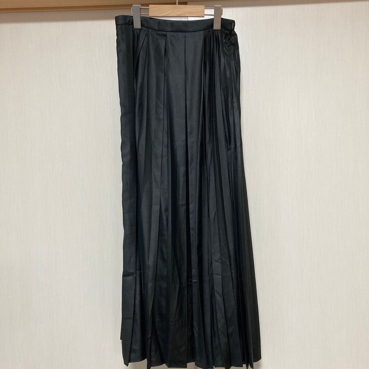 新品未使用　テチチクラシック　プリーツスカート　ブラック　Mサイズ　ロングスカート