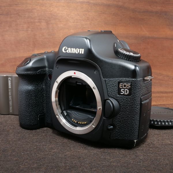 比較】完動 CANON EOS 5D ボディ 初代 フルサイズ キヤノン 保証付