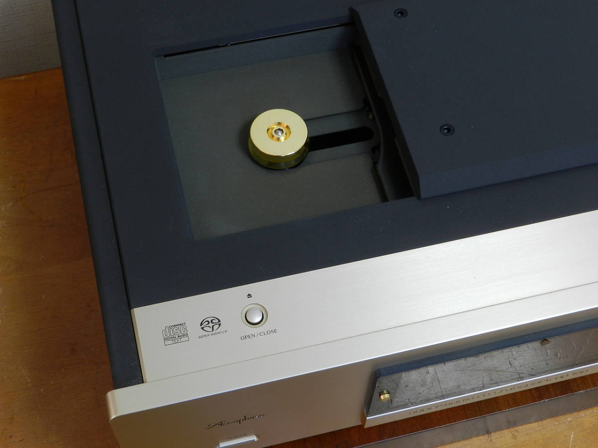 Accuphase DP-100 SACD / CD傳輸//光學固定機制僅SACD傳輸// \\ 700.000清單價格//非常好    原文:Accuphase DP-100 SACD/CDトランスポート// 光学固定メカ 唯一のSACDトランスポート//￥700.000定価品//極美品