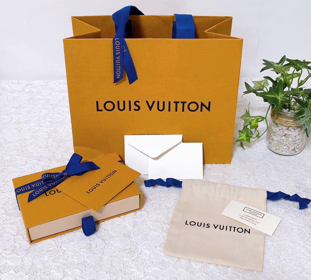 ルイヴィトン「LOUIS VUITTON」ショッパーと小物用空箱・保存袋の
