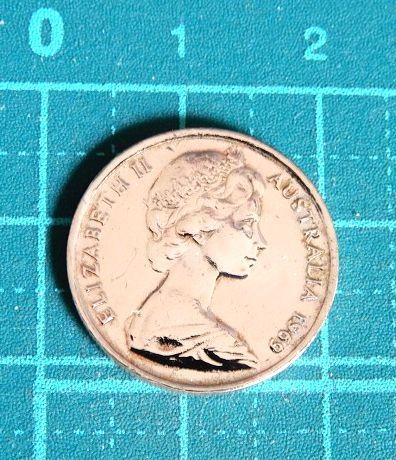 昭和レトロ 1969年 オーストラリア エリザベス女王　小動物 ハリモグラ　5セント　コイン　硬貨　メダル 貨幣_画像1