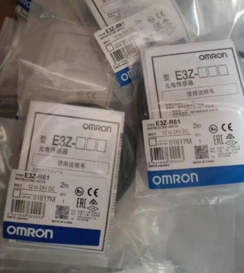 新品★ OMRON オムロン アンプ内蔵形光電センサ E3Z-R61_画像1