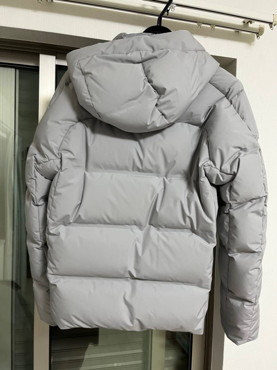 送料無料 新品未使用品 UNIQLO ユニクロ シームレスダウンパーカ(3D