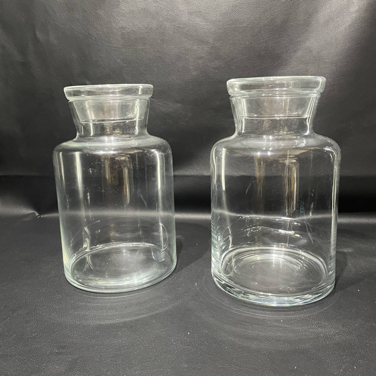 ガラス 瓶 2個セット　透明 ビン 試薬瓶 広口瓶 薬品ビン 高さ31cm 古ガラス 実験器具 蓋つき瓶、昭和レトロ アンティーク　X541