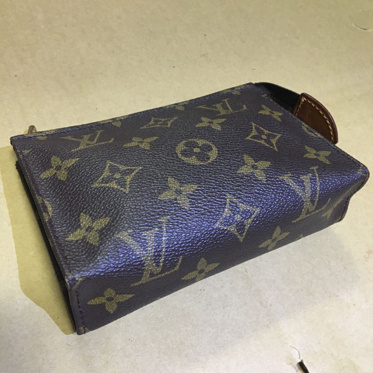 ルイヴィトン LOUIS VUITTON ポッシュトワレット15 M47546 TH0990