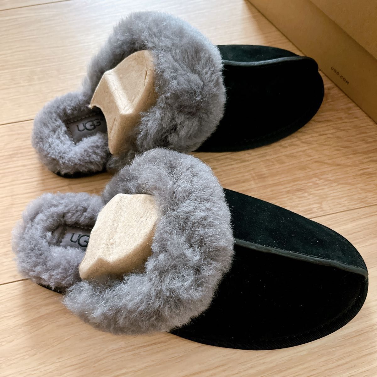 新品】UGG レディース ムートンスリッパ ブラック x グレー 25センチ-