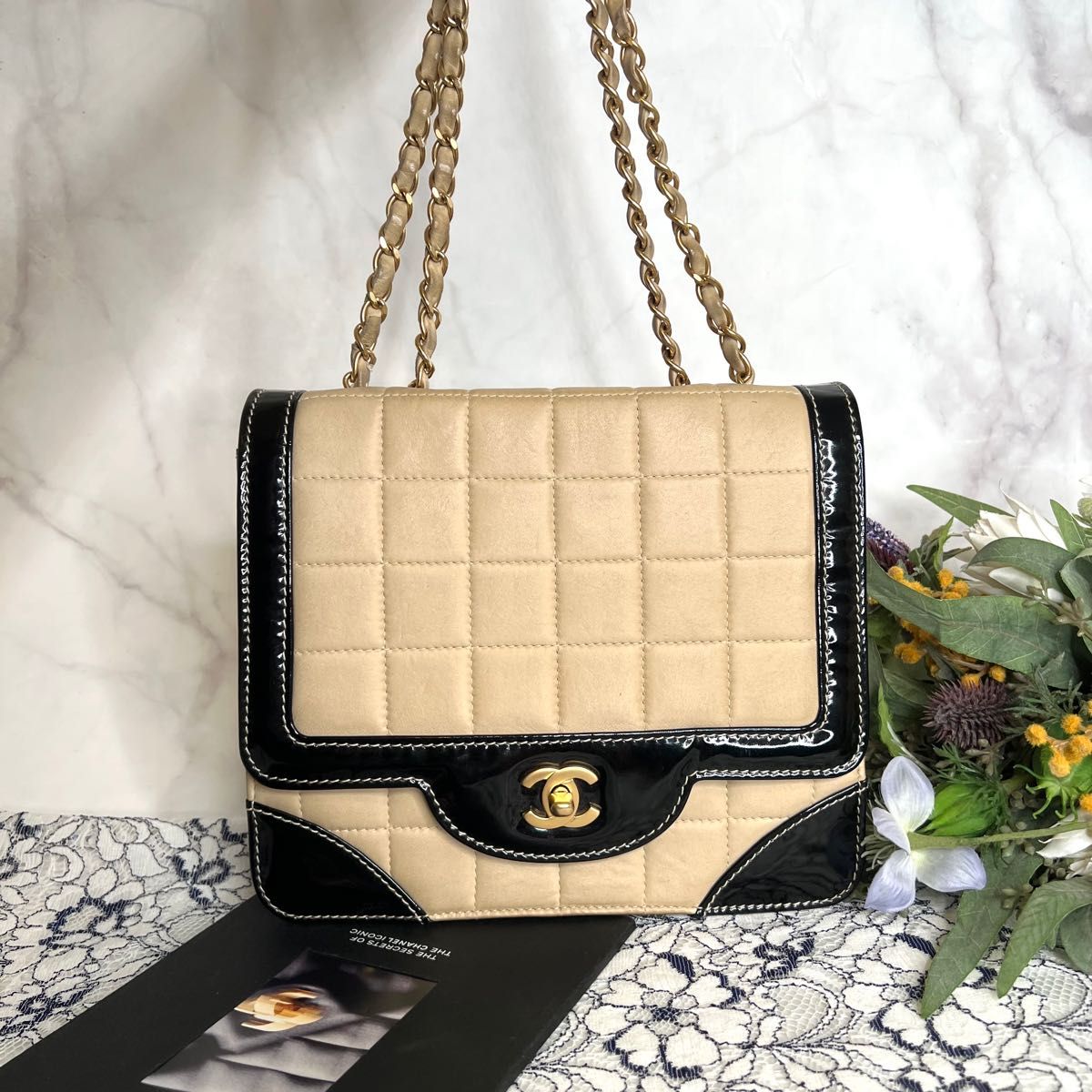 CHANEL シャネル【美品】チョコバー マトラッセ バイカラー エナメル