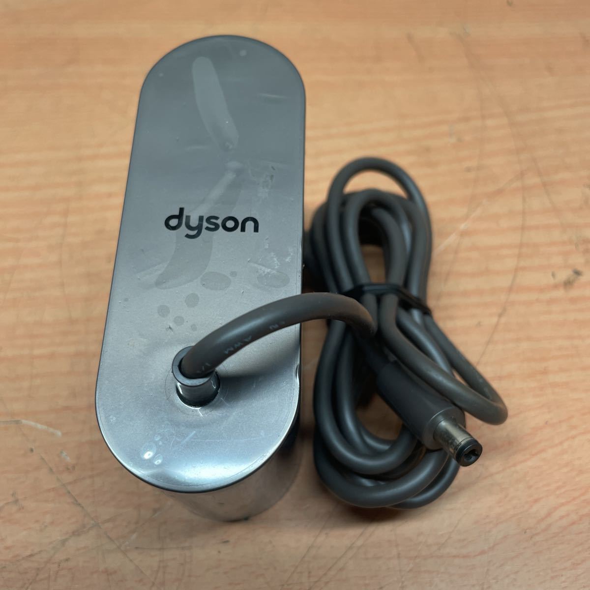  used Dyson AC adaptor MODEL 116801-02 * junk * (2)