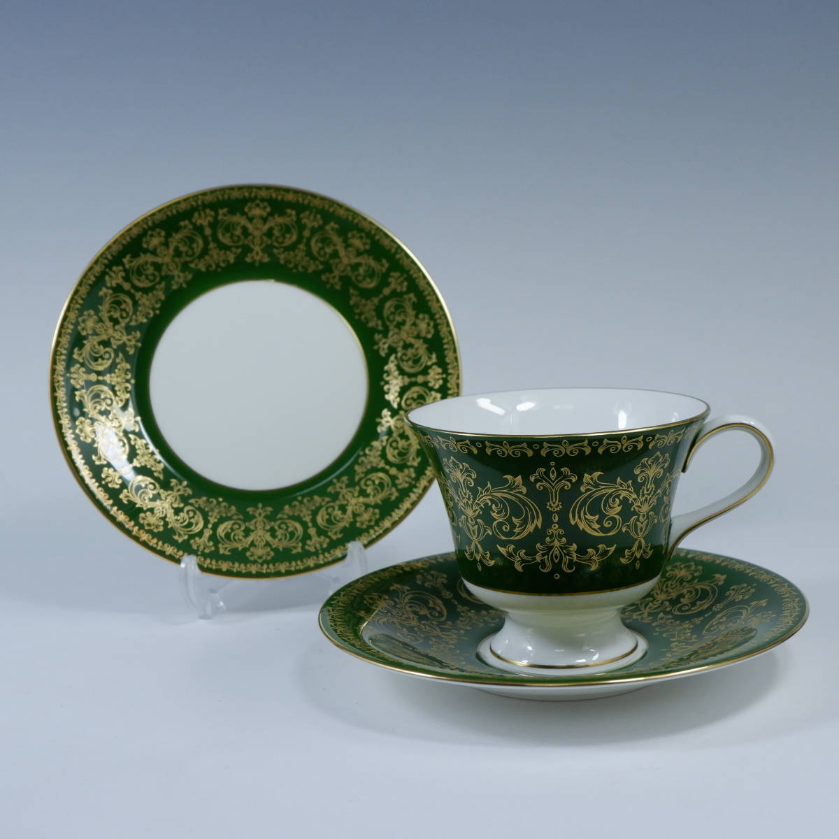 【黒壺】　ウェッジウッド　タルトプレート　ケーキプレート 黒壺】 ウェッジウッド タルトプレート ケーキプレート Wedgwood