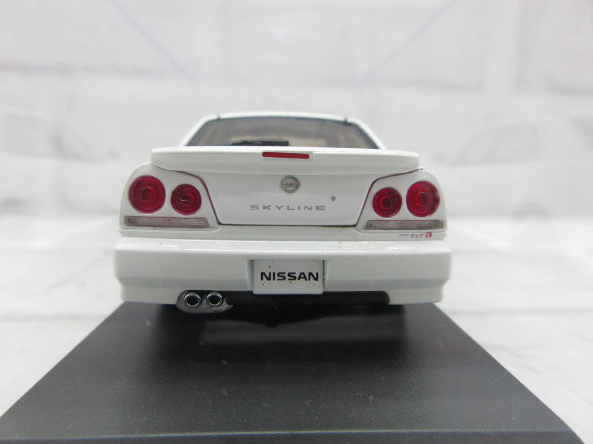 ミニカー　1/43　京商　日産　スカイライン　25GT　ターボ　ER34　2000　ホワイト　モデルカー_画像4