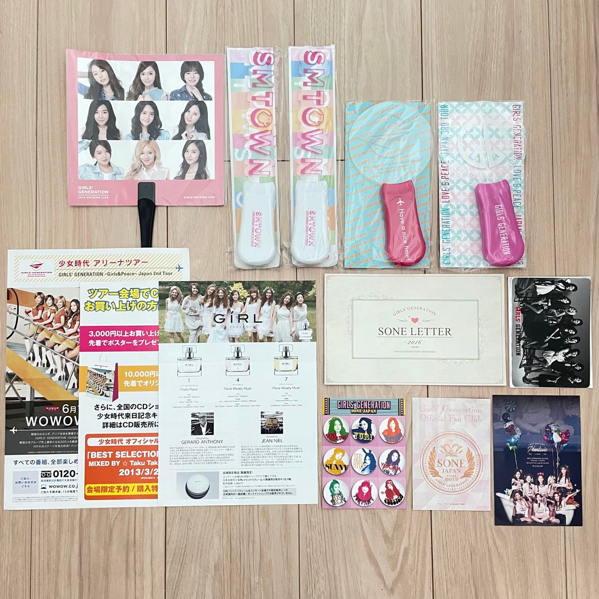 希少 SMTOWN 少女時代 ペンライト チラシ 会報 シール トレーディングカード LIVE うちわ ステッカー ソニョシデ