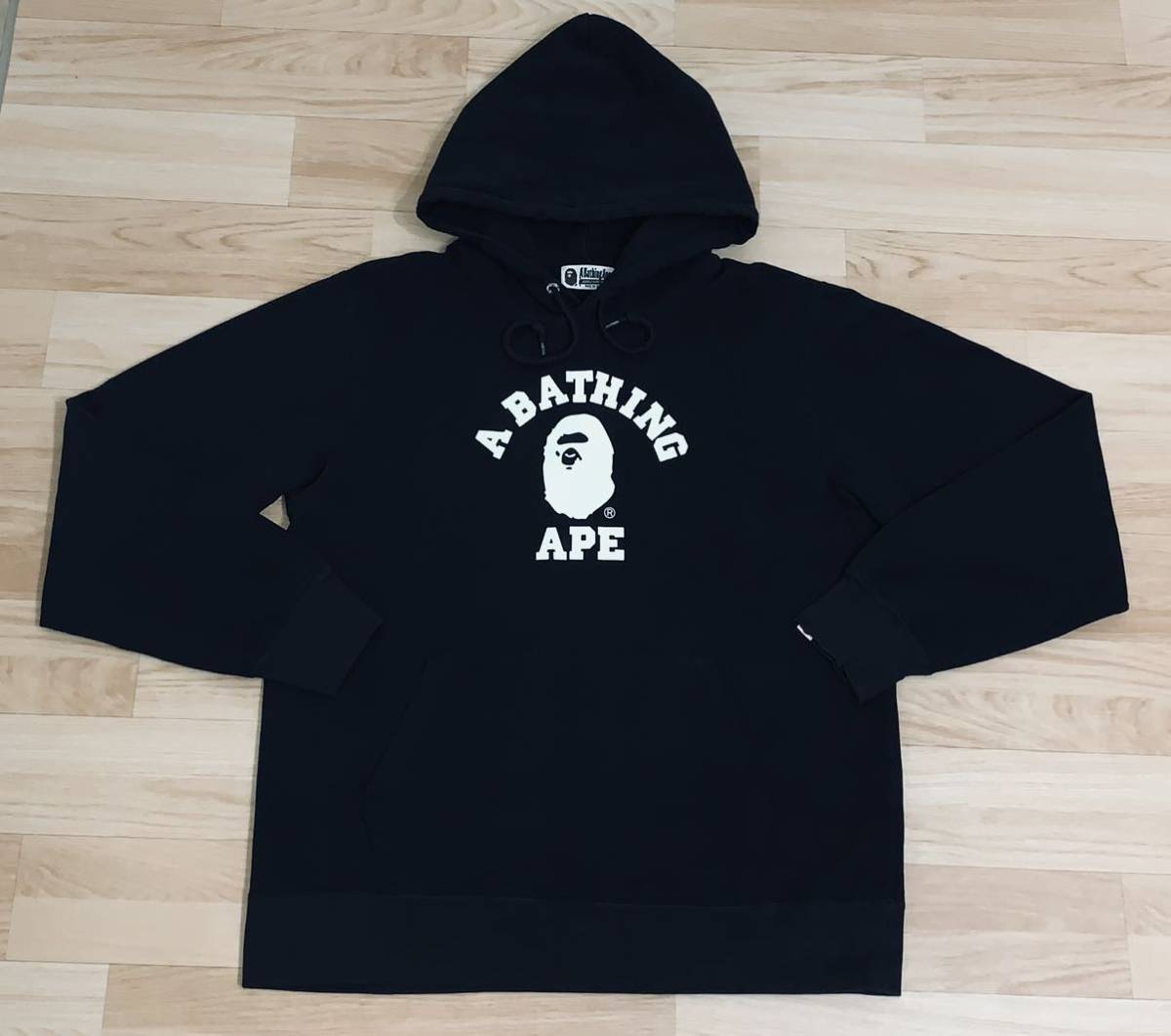 人気の雑貨がズラリ！ カレッジ BAPE APE ☆大人気☆ ロゴ パーカー