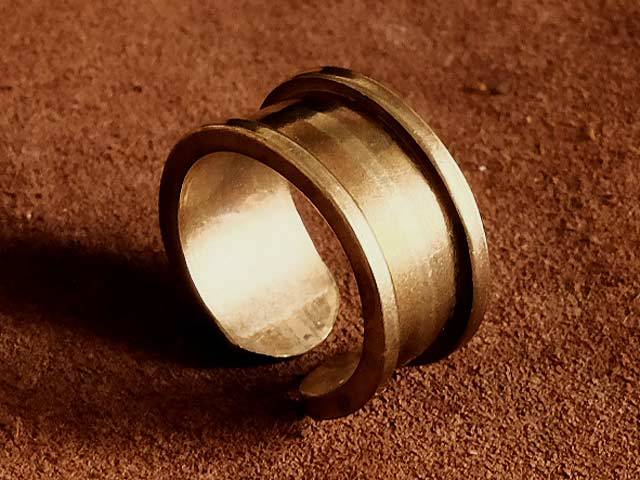 真鍮製 レールリング 太幅 （小サイズ）指輪 パーツ アクセサリー ゴールド アンティーク ビンテージ メンズ レディース 雑貨 小物 金色_画像1