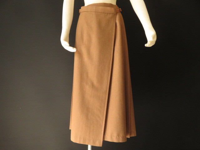 # lining with translation fine quality beautiful goods [ SCAPA ] Scapa high class wool to coil skirt Camel pleat [38]9 number M waist b1946