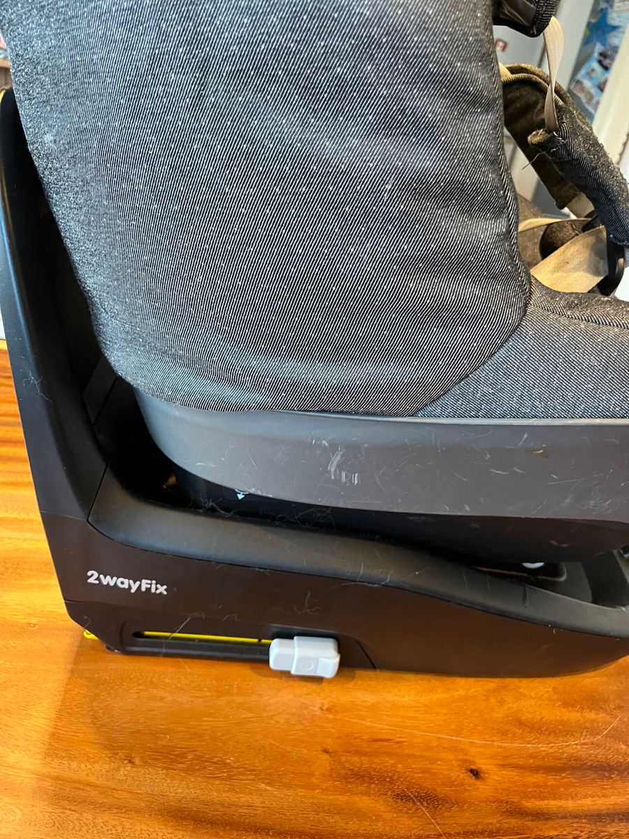マキシコシ MAXI-COSI ベビーシート チャイルドシート ISOFIX