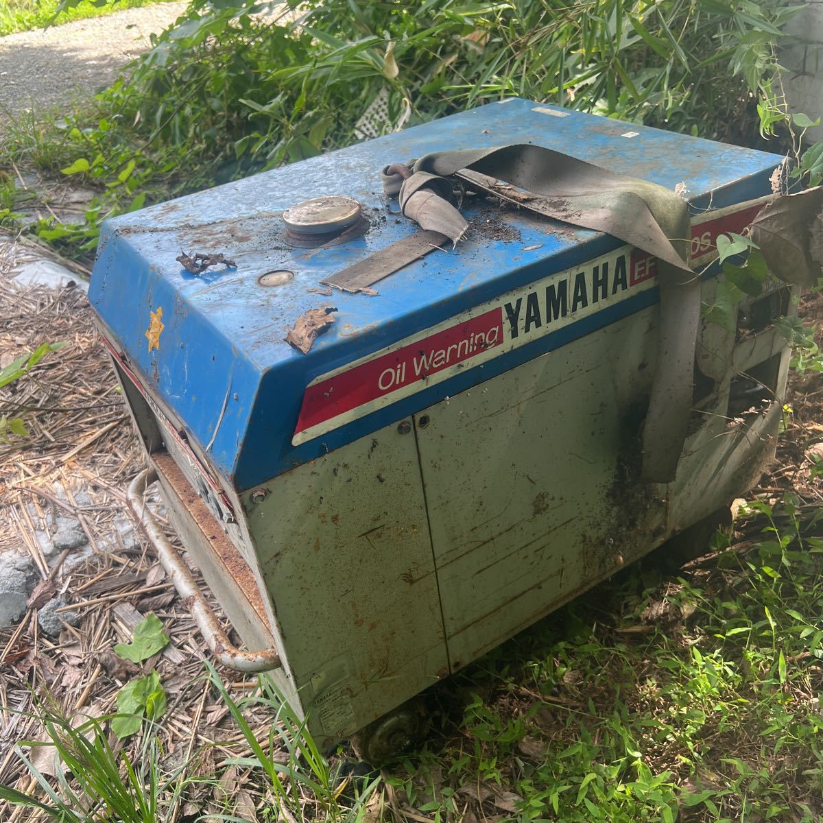 千葉 中古 防音エンジン発電機 ヤマハ EF2600S 動作未確認 千葉 中古 防音エンジン発電機 ヤマハ EF2600S 動作未確認