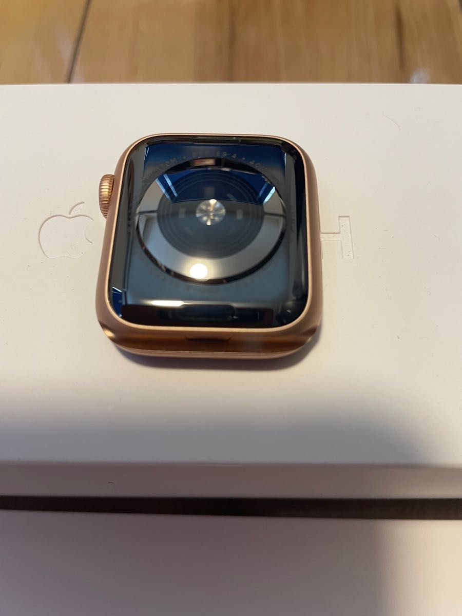 Apple Watch Series 4 40mm ゴールドアルミニウムケース ピンクサンドスポーツループ 未使用