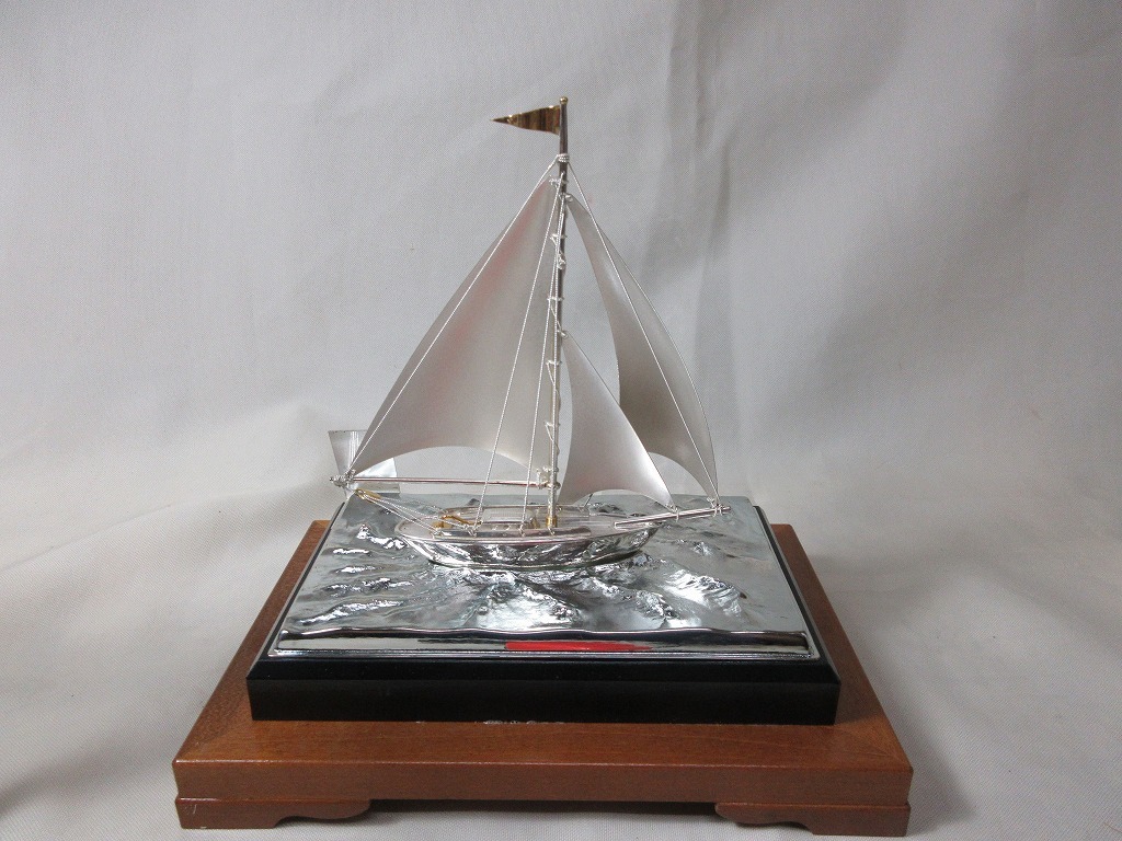 秀雄作 銀製帆船 銀 シルバー970刻印 船 置物 飾り ガラスケース付き-