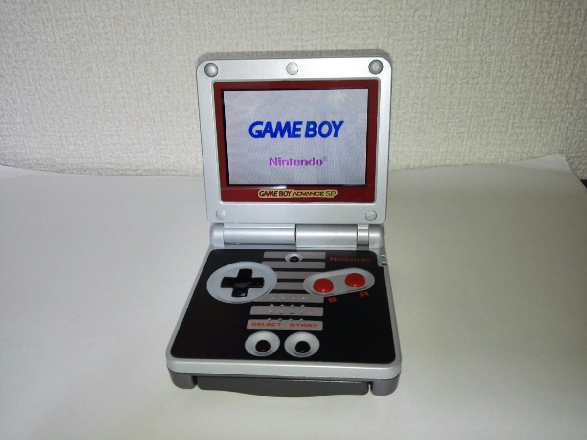 【送料無料】GBA SP ゲームボーイアドバンスSP 本体&充電器 AGS-001 AGS-002 IPSバックライト液晶 NES風カスタム品 GAMEBOY ADVANCE SP NES_画像1