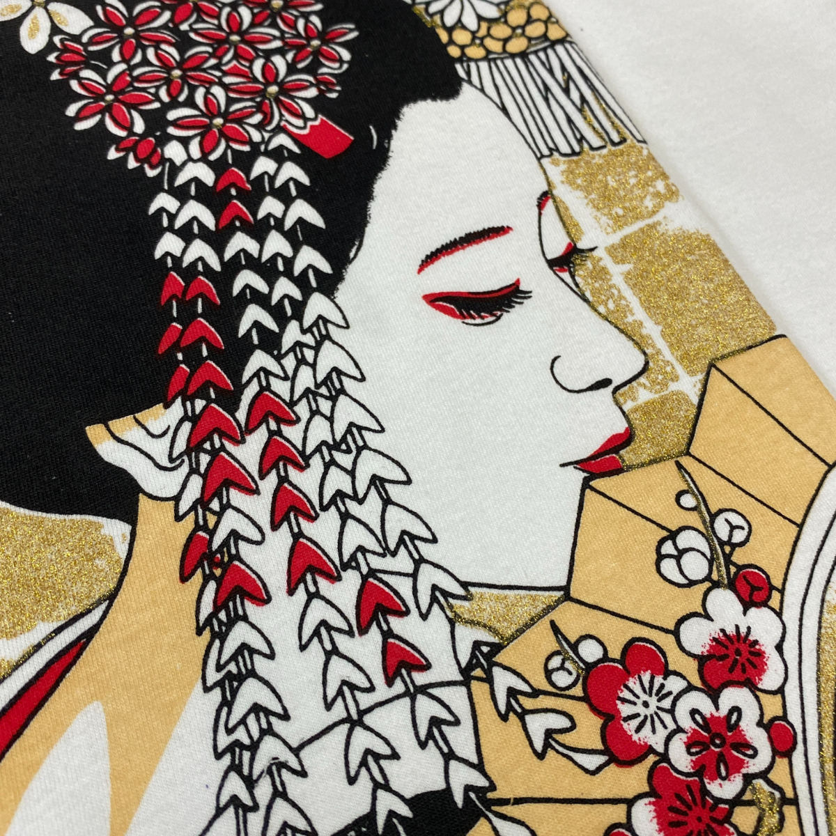 限定 【LL】 横須賀名物 YOKOSUKA 横須賀 和柄Tシャツ 花かんざし 舞妓 Maiko ゴールドラメ 日本 スカT 白 JAPAN (JPT11)_画像3