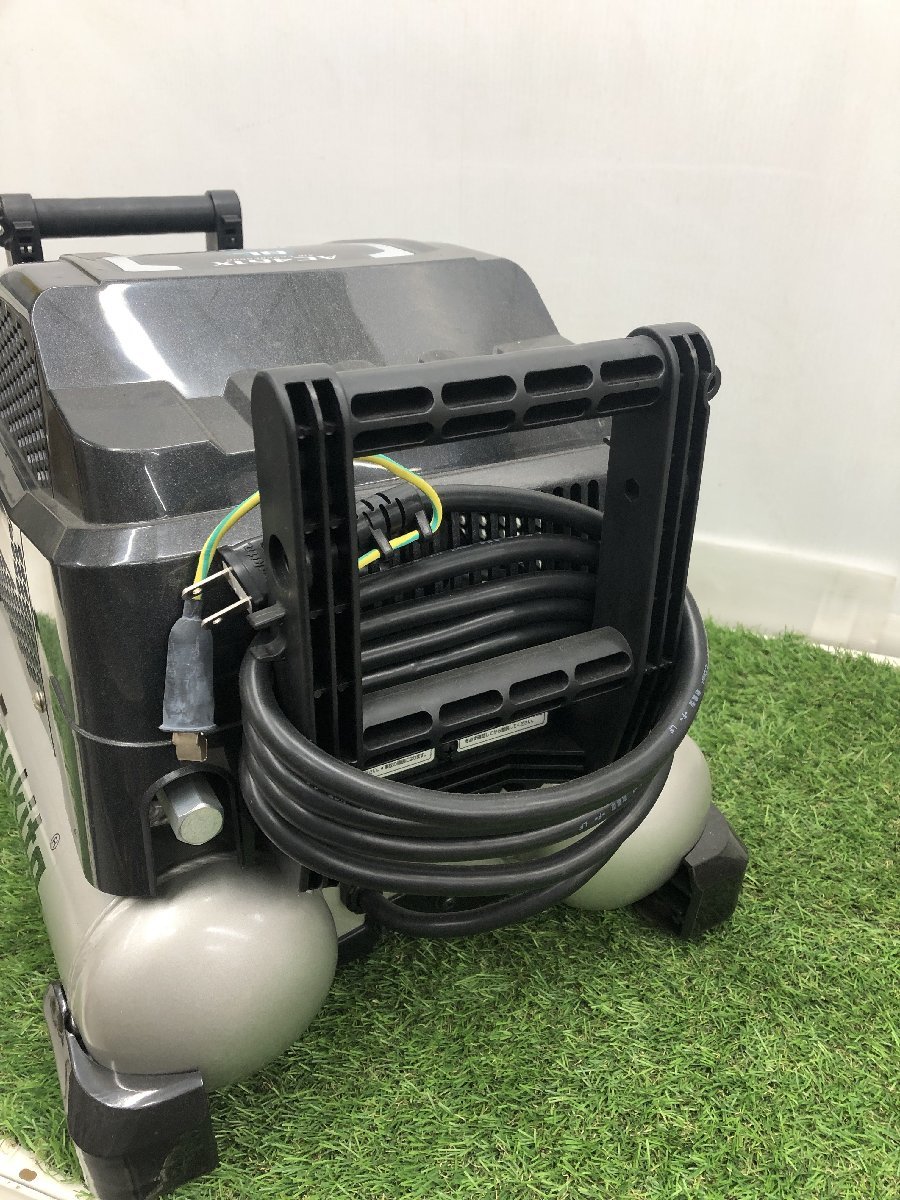 送料着払い(有料)】【品】☆マキタ エアコンプレッサ 8L 青 AC461X
