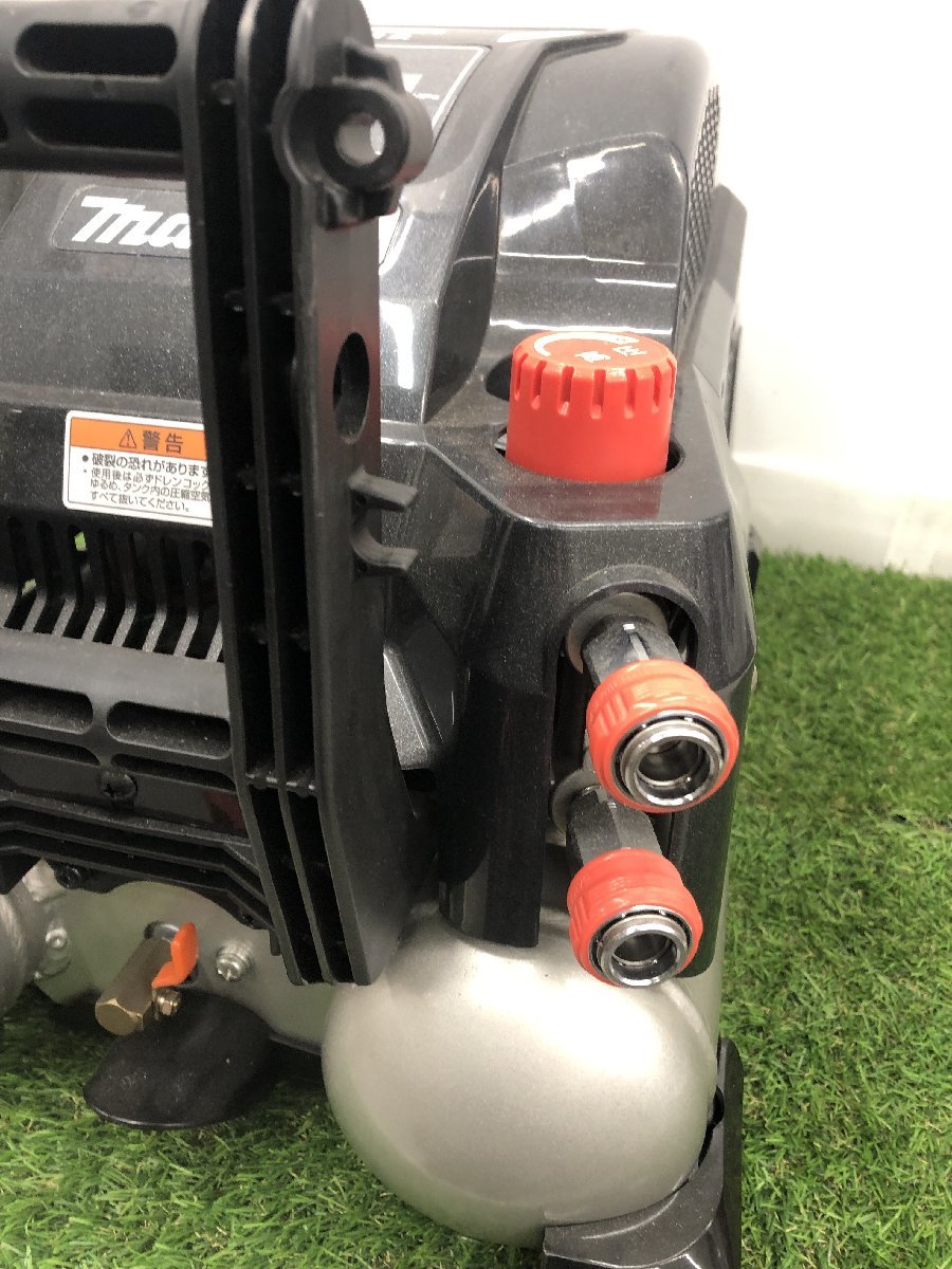 送料着払い(有料)】【品】☆マキタ エアコンプレッサ 8L 青 AC461X