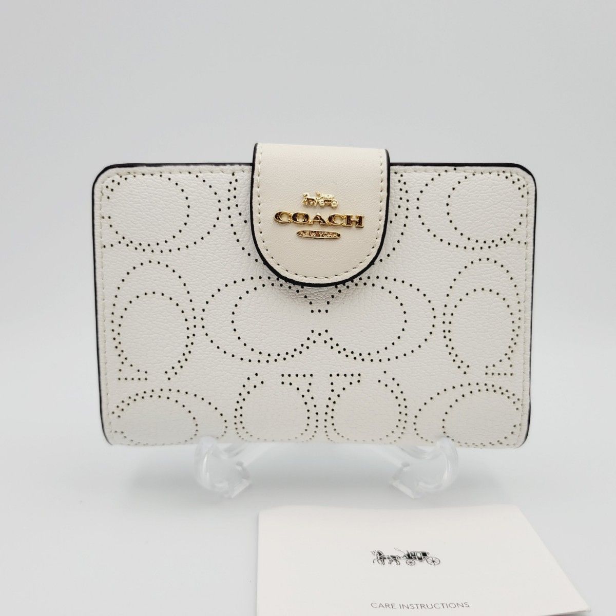 新品・限定商品】コーチ 二つ折り財布レディースCOACH チョーク-