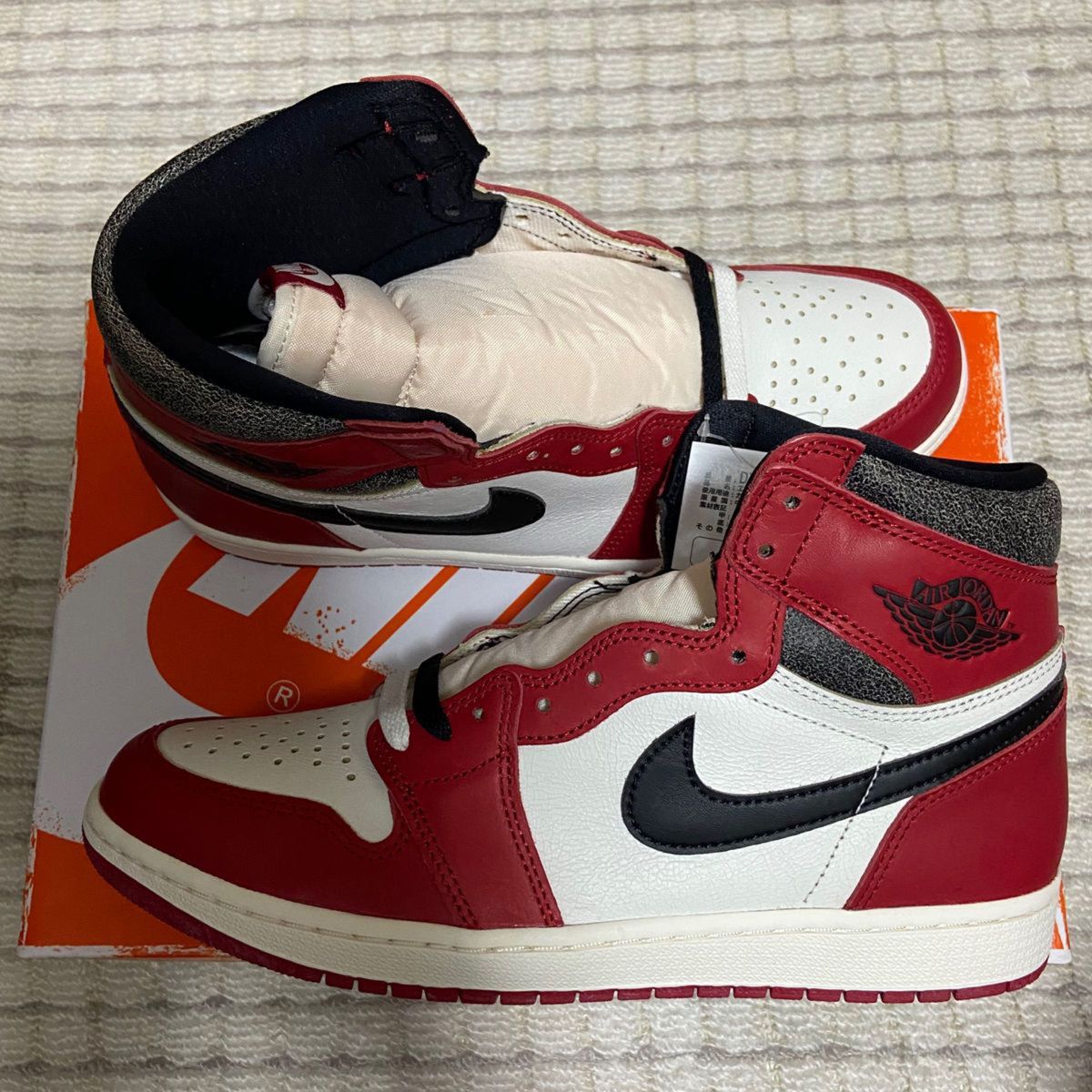 NIKE ナイキ エアジョーダン 1 HIGH OG シカゴ スニーカー NIKE ナイキ エアジョーダン 1 HIGH OG シカゴ スニーカー