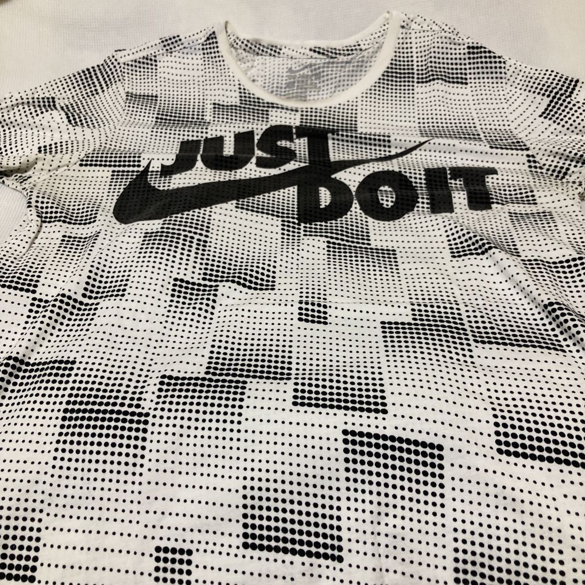 ◎ NIKE 半袖Tシャツ  Lサイズ ナイキ （女性用）の画像1