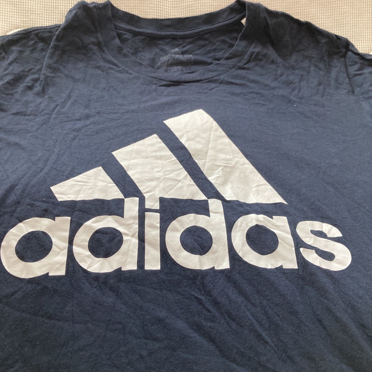 ★adidas 半袖Tシャツ　2XLサイズ アディダス_画像2