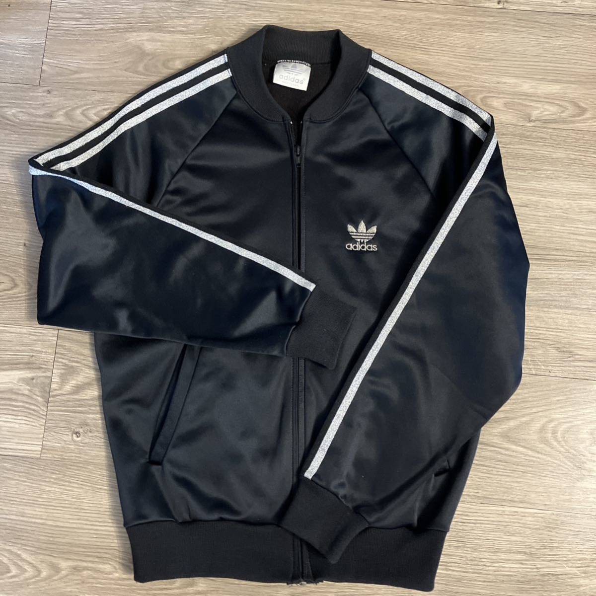 メーカー再生品】 80's ビンテージ adidas Sサイズ 黒銀 美品 ATP