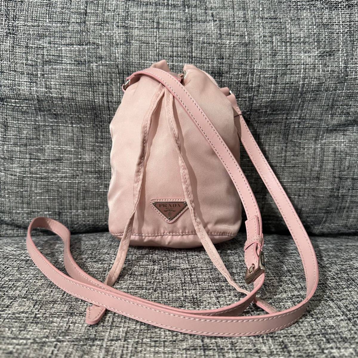 1円〜 【美品】PRADA ショルダーバッグ ミニ巾着 ピンク 三角ロゴ