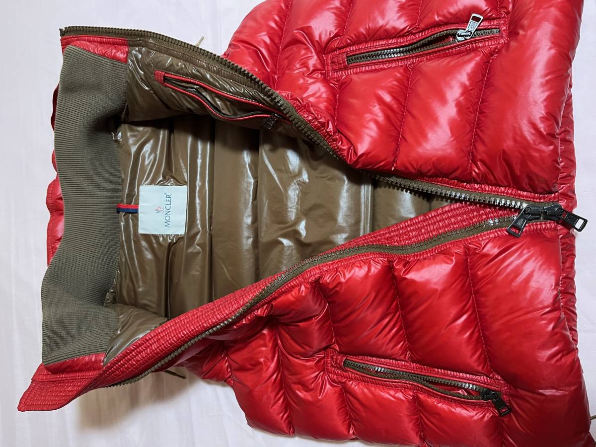 モンクレール/ダウンジャケット ダウンベスト【フード付 サイズ2【L～M レッド MONCLER　BARTHOLOME[バルトロメ　1シーズンのみ/鑑定済_画像3